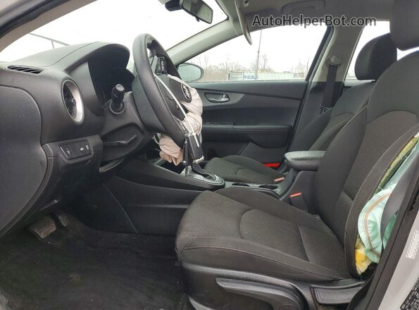 3KPF24ADXLE176076 2020 KIA FORTE White Front interior view