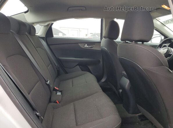 3KPF24ADXLE176076 2020 KIA FORTE White Rear seats view