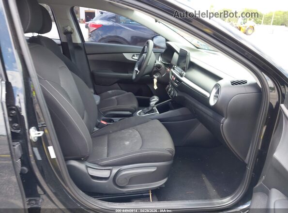3KPF24ADXPE625519 2023 KIA FORTE Black Vista interior delantera