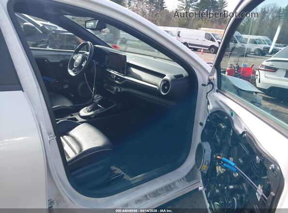 3KPF54AD3PE522207 2023 KIA FORTE White 