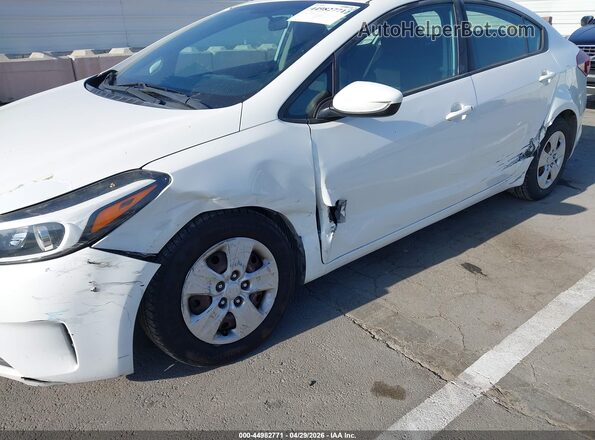 3KPFK4A77HE021230 2017 KIA FORTE White Vista frontal