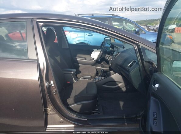 3KPFK4A79JE165173 2018 KIA FORTE Brown 