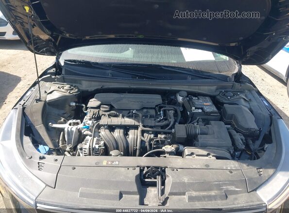 3KPFT4DE6SE024683 2025 KIA K4 Black Rear view