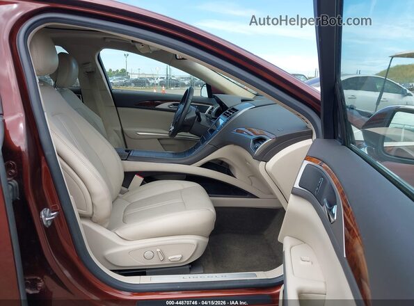 3LN6L2LU7GR623634 2016 LINCOLN MKZ HYBRID Maroon Widok wnętrza z przodu