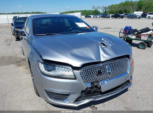 3LN6L5E99LR613000 2020 LINCOLN MKZ Silver Widok z przodu