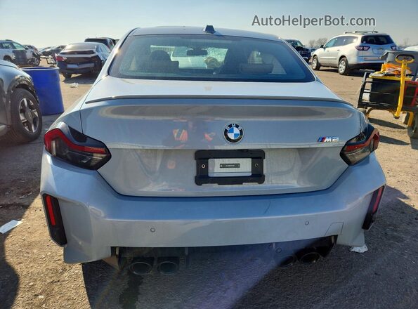 3MF13DM07R8E58308 2024 BMW M2 Gray Հետևի տեսք