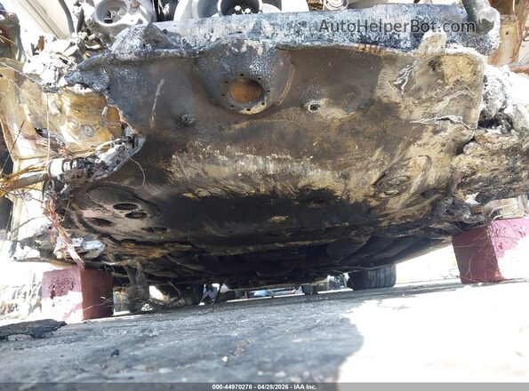 3MF23DM02S8F00765 2025 BMW M2 Red უკანა სალონის ხედი