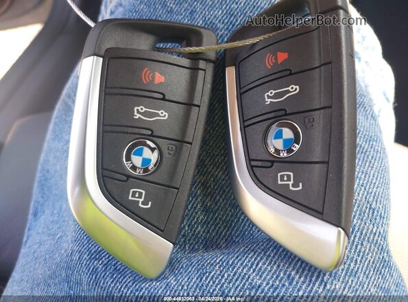 3MF23DM04S8F55654 2025 BMW M2 Gray Առջևի վահանակի տեսք