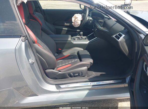 3MF23DM04S8F55654 2025 BMW M2 Gray Սալոնի դիմացի տեսք