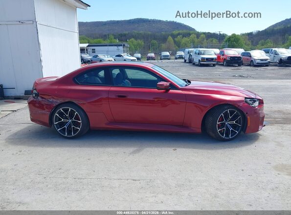 3MF23DM07S8E94526 2025 BMW M2 Red Սալոնի հետևի տեսք