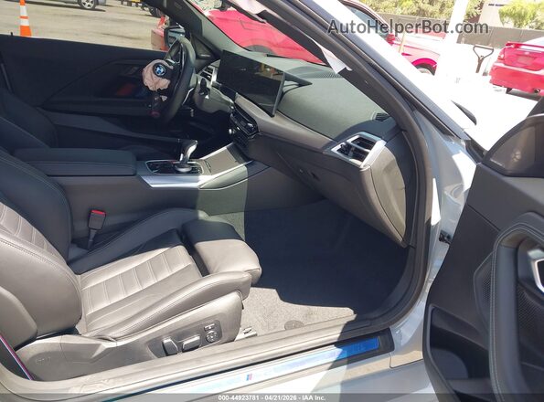 3MF23DM0XT8G05703 2026 BMW M2 Gray Widok wnętrza z przodu