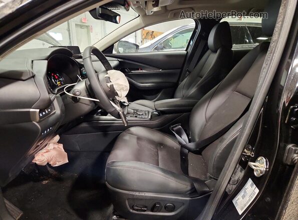 3MVDMBDL2TM108772 2026 MAZDA CX-30 Черный Вид салона спереди