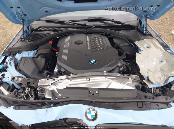 3MW43CM09S8F42885 2025 BMW M2 Light Blue Vista trasera