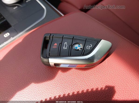 3MW49FF06P8C98634 2023 BMW M3 White Vista del salpicadero