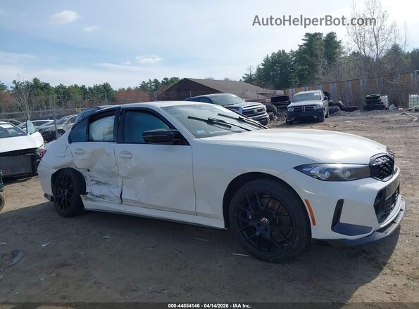 3MW49FF06P8C98634 2023 BMW M3 White Vista interior trasera