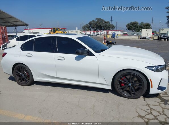 3MW49FS09R8D89048 2024 BMW M3 White Vista interior trasera