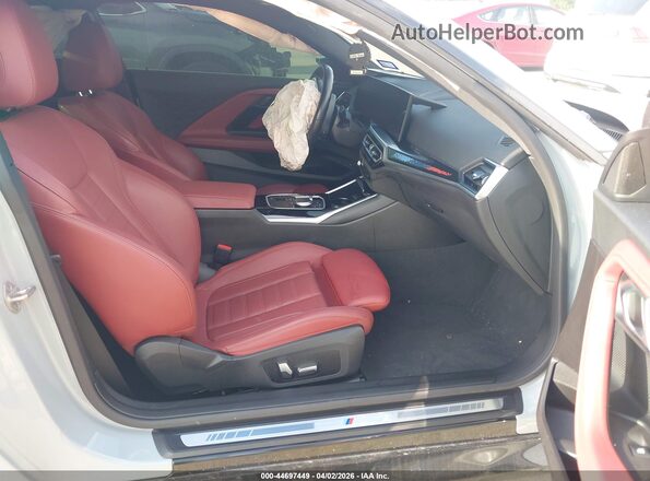 3MW53CM05P8D09565 2023 BMW M2 Gray Vista interior delantera