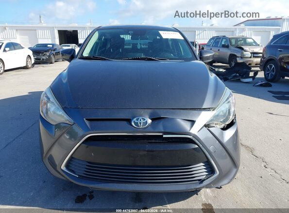 3MYDLBYV1JY313779 2018 TOYOTA YARIS IA Gray Rear interior view