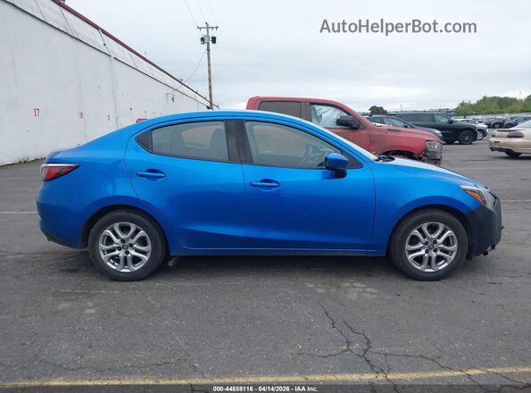 3MYDLBYV2HY157293 2017 TOYOTA YARIS IA Blue Widok wnętrza z tyłu