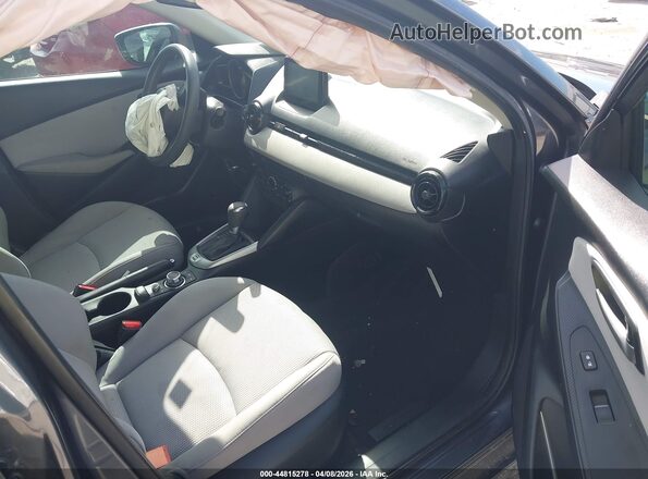 3MYDLBYV2KY524023 2019 TOYOTA YARIS Gray Вид салону спереду