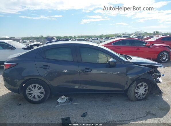 3MYDLBYV2KY524023 2019 TOYOTA YARIS Gray Вид задньої частини салону