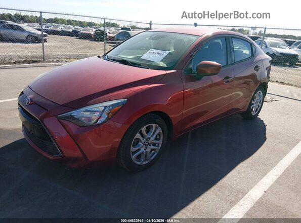 3MYDLBYV3JY315064 2018 TOYOTA YARIS IA Red Առջևի ձախ երեք քառորդ տեսարան