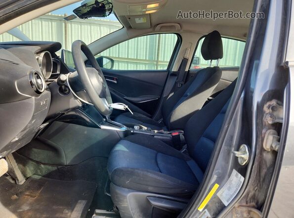3MYDLBYV6JY300980 2018 TOYOTA YARIS Gray Սալոնի դիմացի տեսք