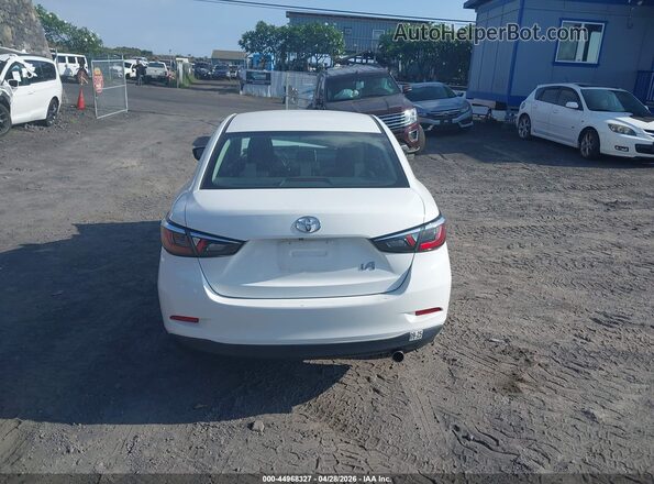 3MYDLBYV7JY327475 2018 TOYOTA YARIS IA White 