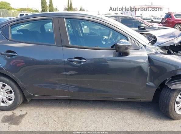 3MYDLBYVXKY509088 2019 TOYOTA YARIS Gray Widok wnętrza z tyłu