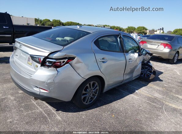 3MYDLBYVXKY515375 2019 TOYOTA LE Silver Rear right
