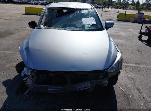 3MYDLBYVXKY515375 2019 TOYOTA LE Silver Rear interior view