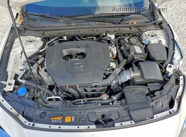 3MZBPAAM8RM431088 2024 MAZDA 3 White Vista interior trasera