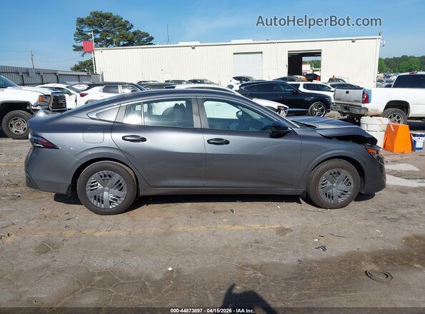 3N1AB9BV5TY210666 2026 NISSAN SENTRA Gray Вид задньої частини салону