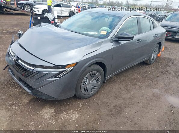 3N1AB9BV7TY220177 2026 NISSAN SENTRA Silver წინა მარცხენა ხედი სამი მეოთხედიდან