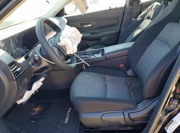 3N1AB9CV3TY226153 2026 NISSAN SENTRA Черный Вид салона спереди
