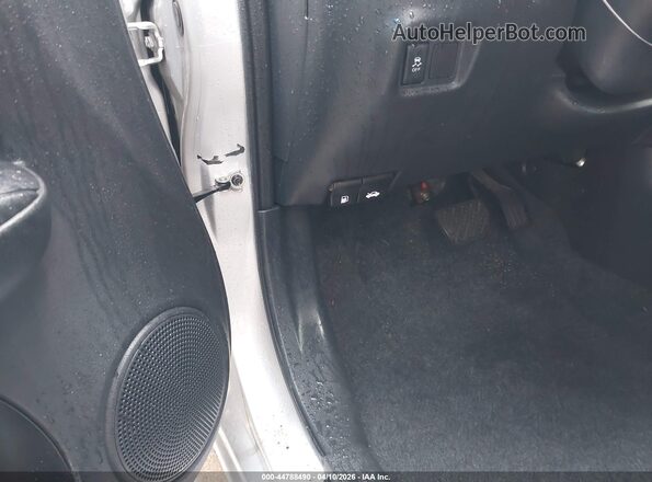 3N1CE2CP4JL367915 2018 NISSAN VERSA NOTE Silver Вид спереду