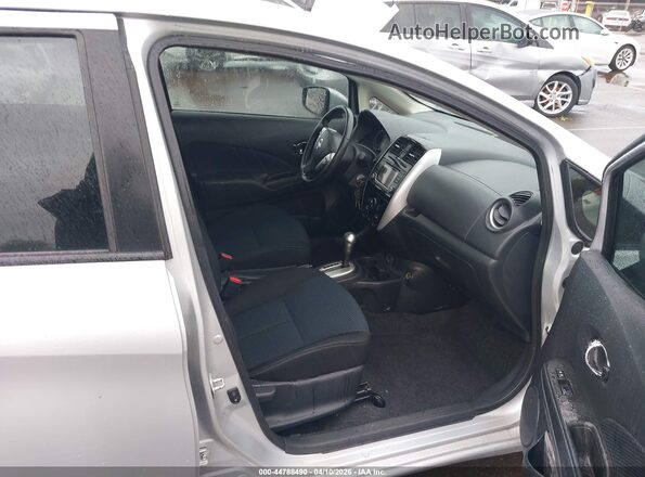 3N1CE2CP4JL367915 2018 NISSAN VERSA NOTE Silver Вид салону спереду