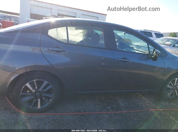 3N1CN8EV7ML860880 2021 NISSAN VERSA Gray Widok wnętrza z tyłu