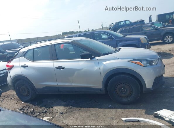 3N1CP5BV5LL487298 2020 NISSAN KICKS Silver Вид задньої частини салону