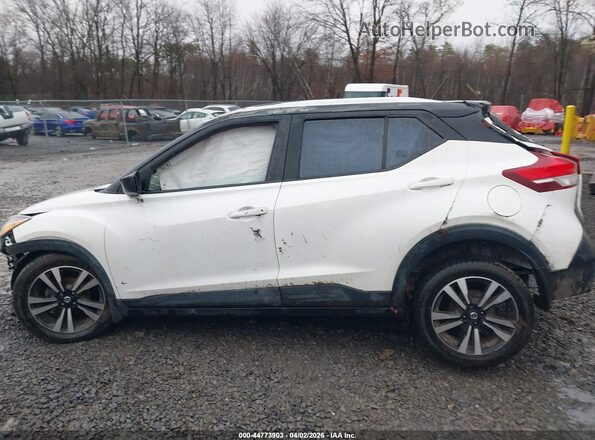 3N1CP5CU5JL515894 2018 NISSAN KICKS White უკანა სალონის ხედი