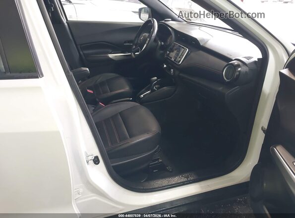 3N1CP5CUXKL502446 2019 NISSAN KICKS White Вид салону спереду