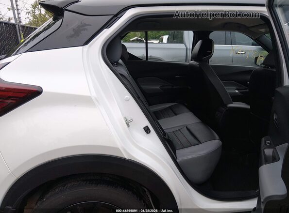 3N1CP5DV2RL497972 2024 NISSAN KICKS White VIN կոդի պիտակի տեսք