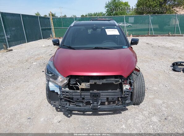 3N1CP5DV7LL545750 2020 NISSAN KICKS Maroon Widok wnętrza z tyłu