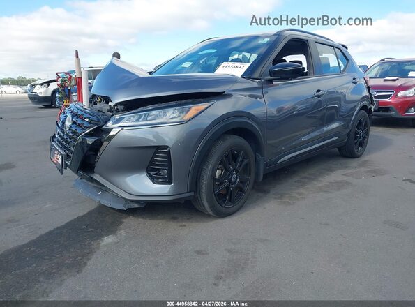 3N1CP5DV7PL488973 2023 NISSAN KICKS Gray Առջևի ձախ երեք քառորդ տեսարան