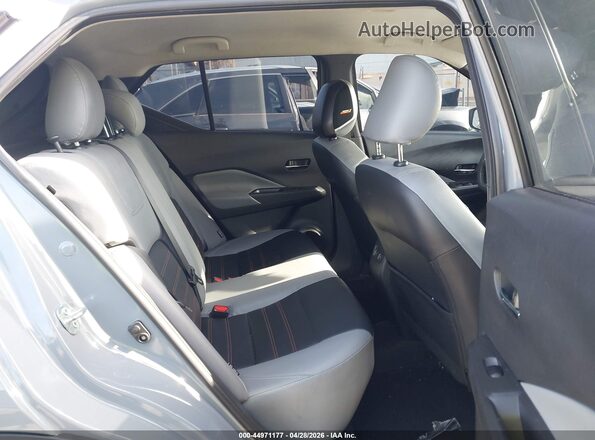 3N1CP5DV7RL500588 2024 NISSAN KICKS Gray VIN կոդի պիտակի տեսք
