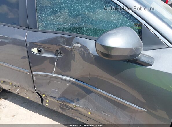 3N8AP6CA1SL423672 2025 NISSAN KICKS Gray Front view