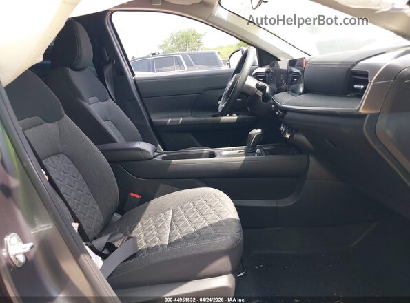 3N8AP6CA1SL423672 2025 NISSAN KICKS Gray Front interior view