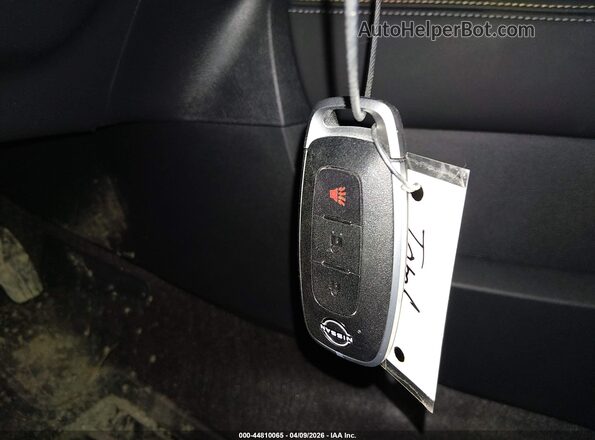 3N8AP6CB6SL428584 2025 NISSAN KICKS Gray Вид панелі приладів