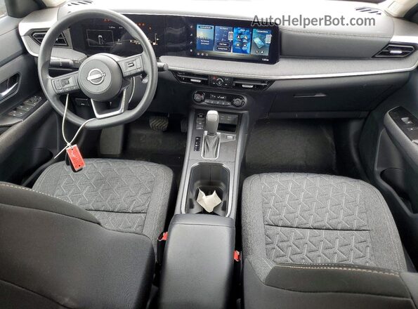 3N8AP6CB6TL324131 2026 NISSAN KICKS Серый Вид панели приборов