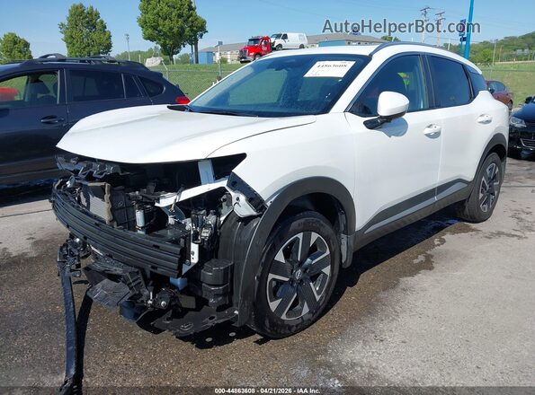 3N8AP6CBXSL430614 2025 NISSAN KICKS Белый Передняя левая четверть